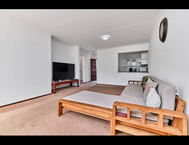 2 BEDROOM SIMPLEX FOR SALE IN PRESIDENT RIDGE